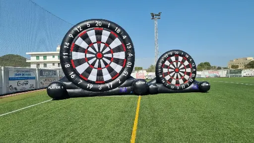 Diana de futbol gigante
